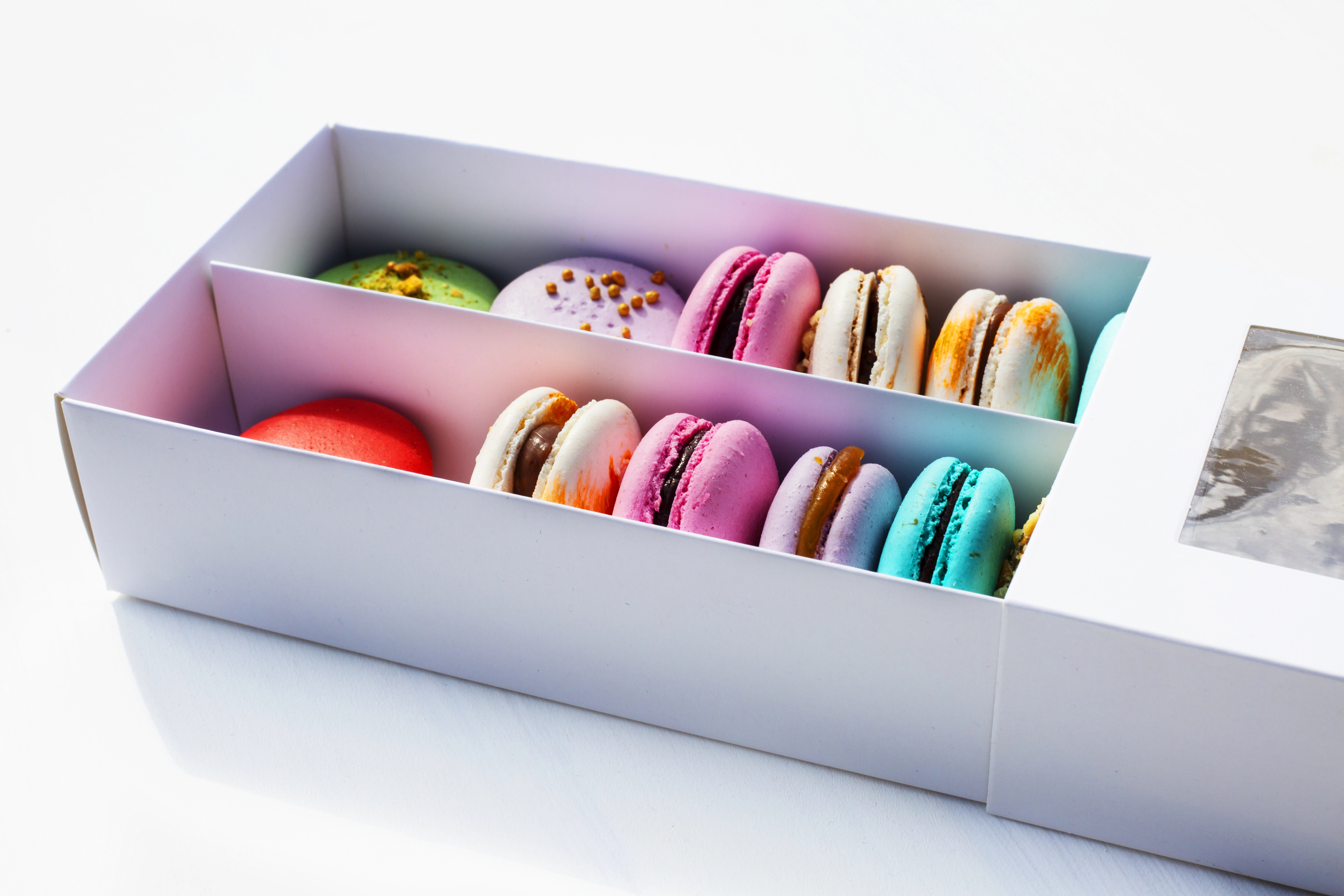 macaron doboz süti elviteles karton ablakos 